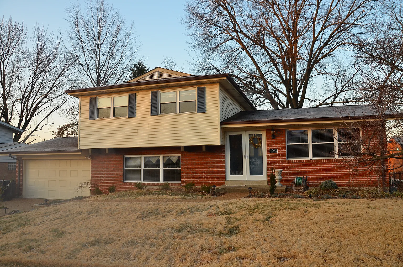 7952 Camelot Ln photo 1