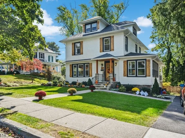 122 Center St, Clinton Town, NJ 08809