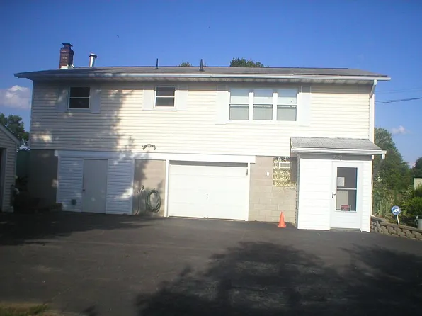 528 McCaughtry Run Rd, Darlington, PA 16115