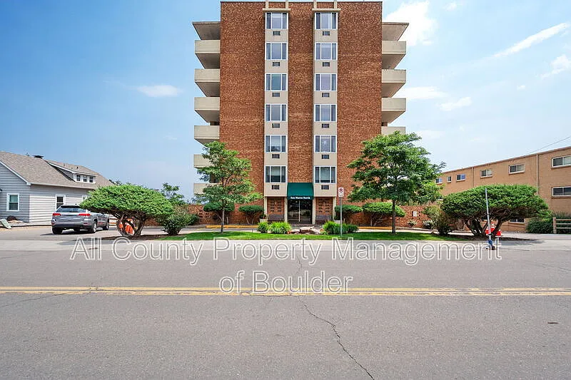2 bed, 2.0 bath, 995 sqft, $2,000 — Photo 2