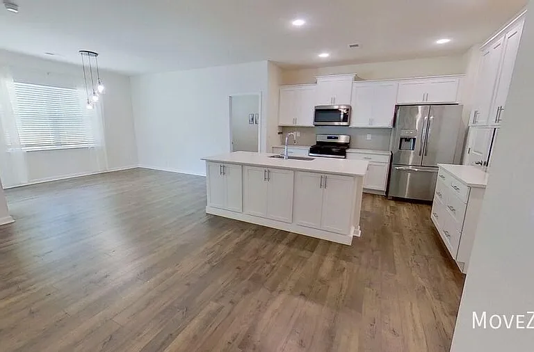 1131 Staghorn Ave — Photo 8