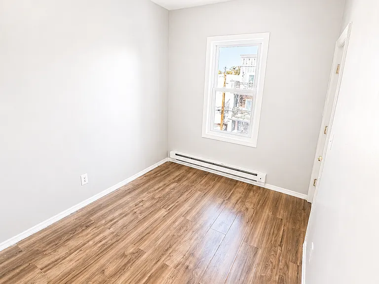 51 N 14th St #3 — Photo 6