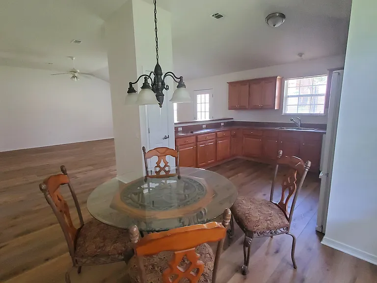 9833 Crestmont Cir — Photo 3