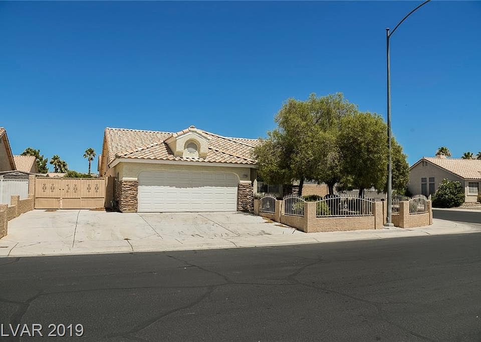 1st image of 4726 Carefree Dr