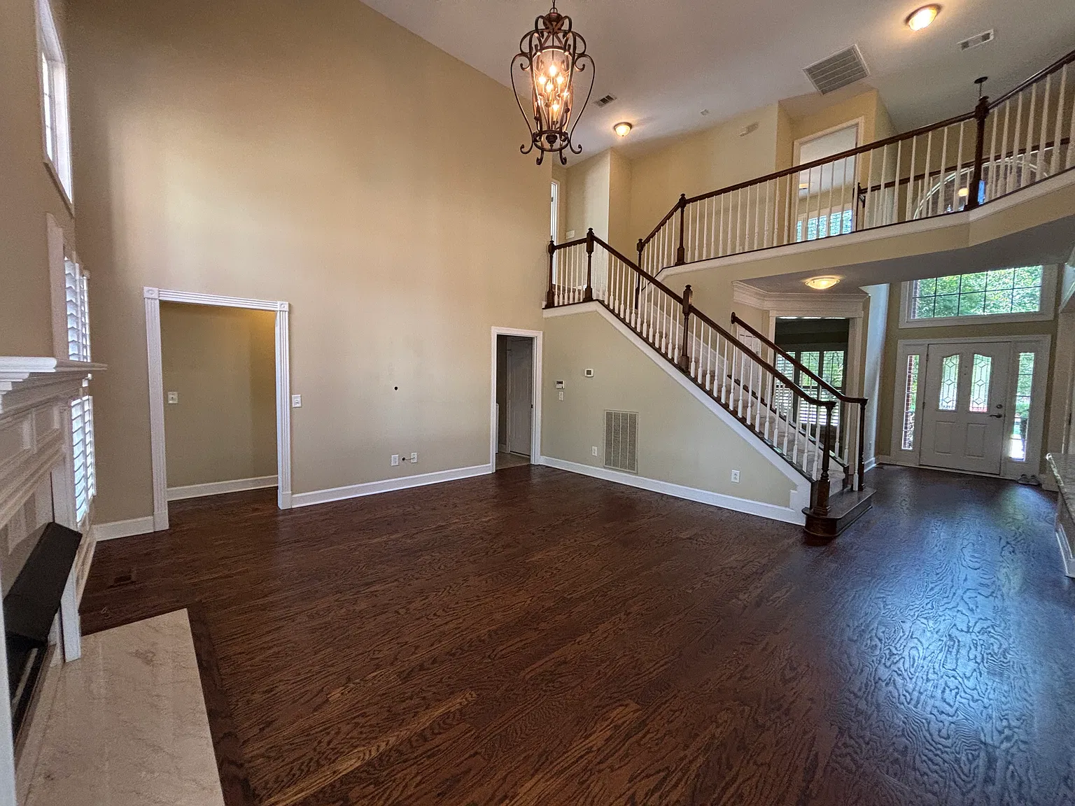 4 bed, 3.5 bath, 3405 sqft, $4,495 — Photo 2