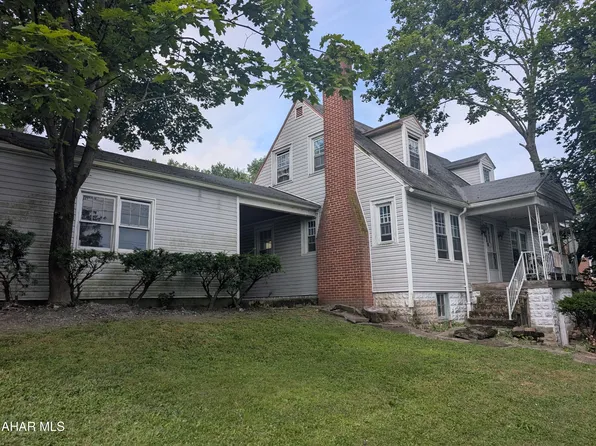 1067 N 20th Ave, Altoona, PA 16601