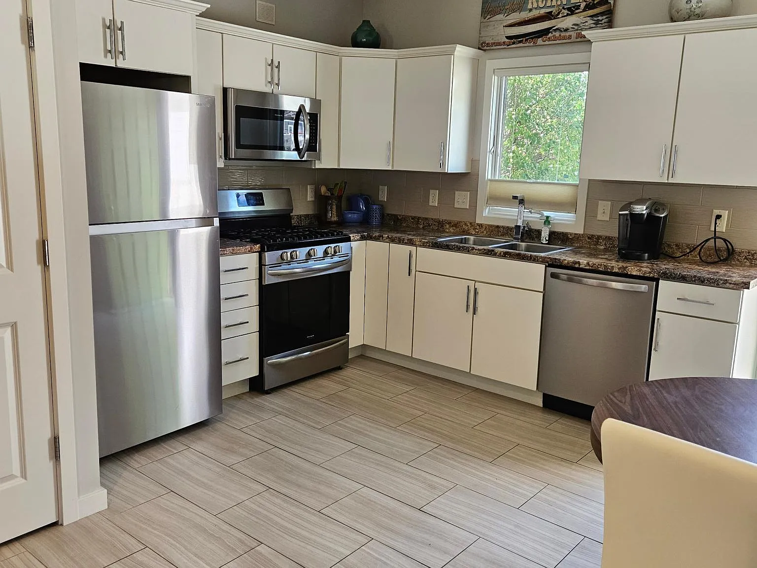1 bed, 1240 sqft, $2,000 — Photo 3
