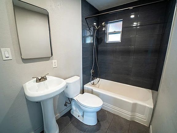 5th image of 1022 S Montezuma Ave APT 2