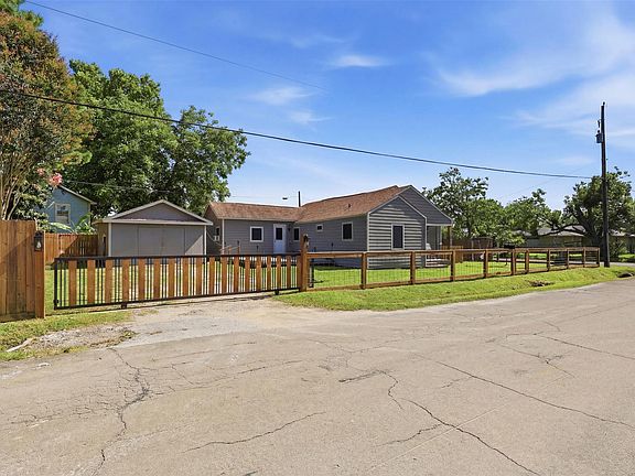 5th image of 515 Riggs St