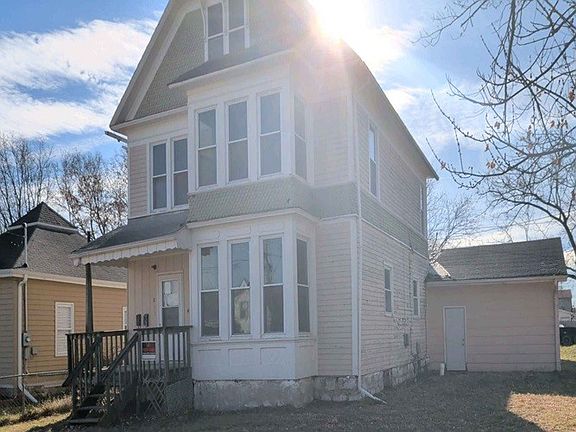 2nd image of 810 Osage Ave