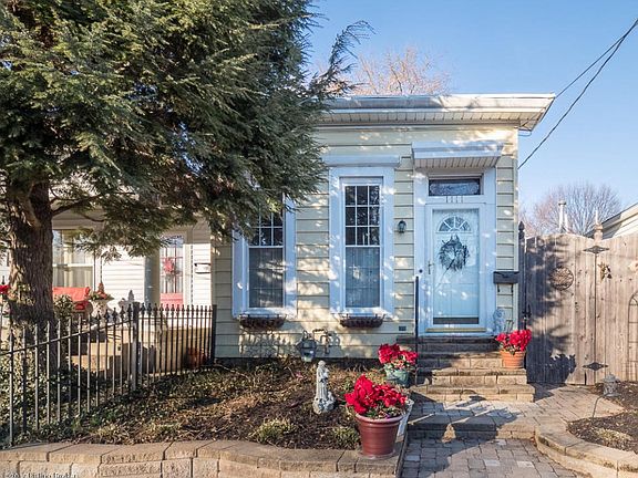 1111 e saint catherine-2