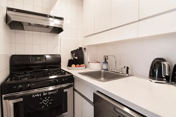 Rented by WAM Partners - William Moses Co. | media 70