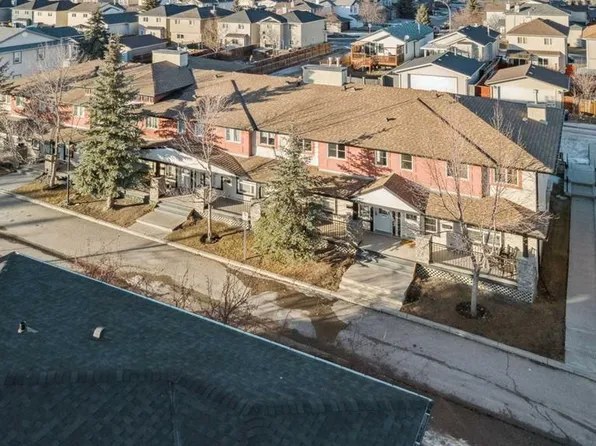 110 S Eversyde Cmn SW, Calgary, AB T2Y 4Z6