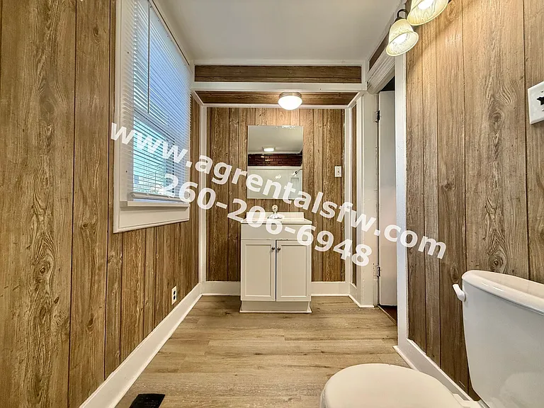 2919 S Harrison St — Photo 13