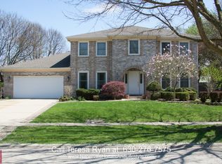 1712 Schey Ct, Naperville, IL 60565