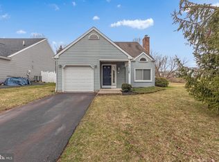 100 Spring House Ln, Telford, PA 18969