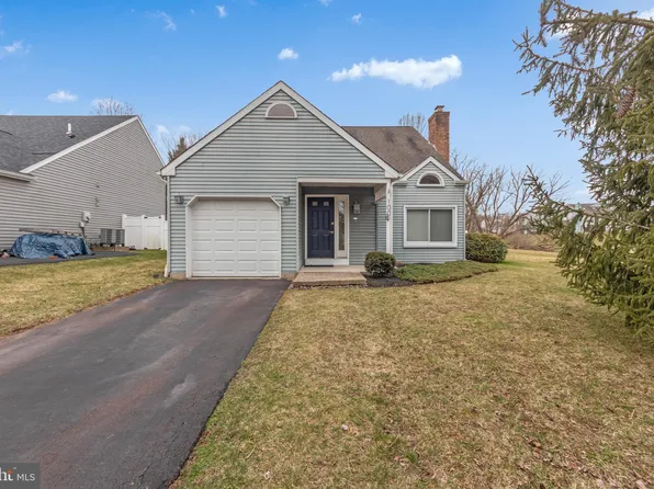 100 Spring House Ln, Telford, PA 18969