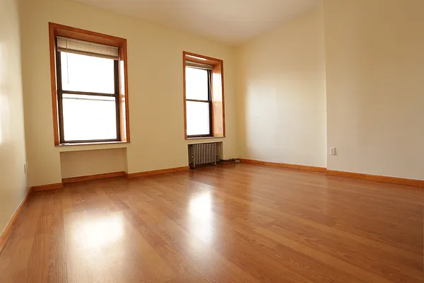 Rented by Metropolitan Property Group | media 3