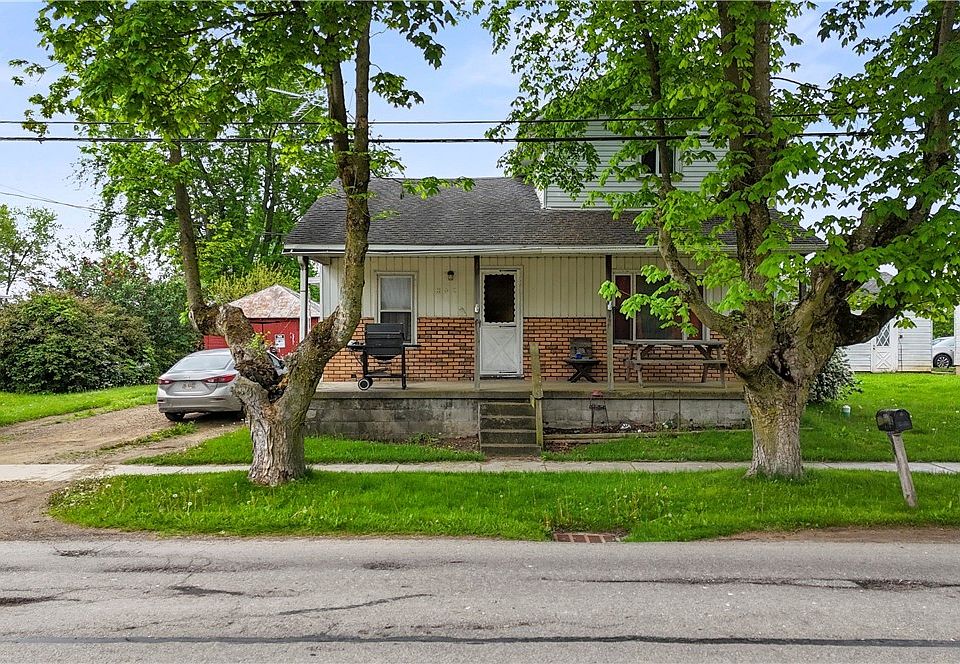 1st image of 208 E Congress St