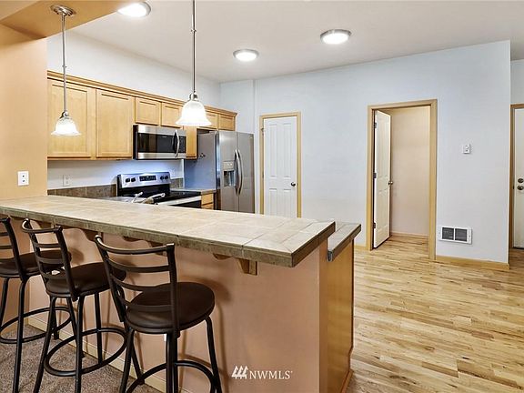 3rd image of 4662 Wade St APT 101