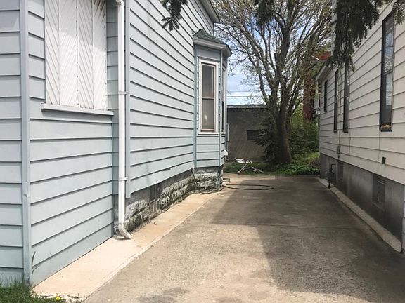 2nd image of 3515 Fir St