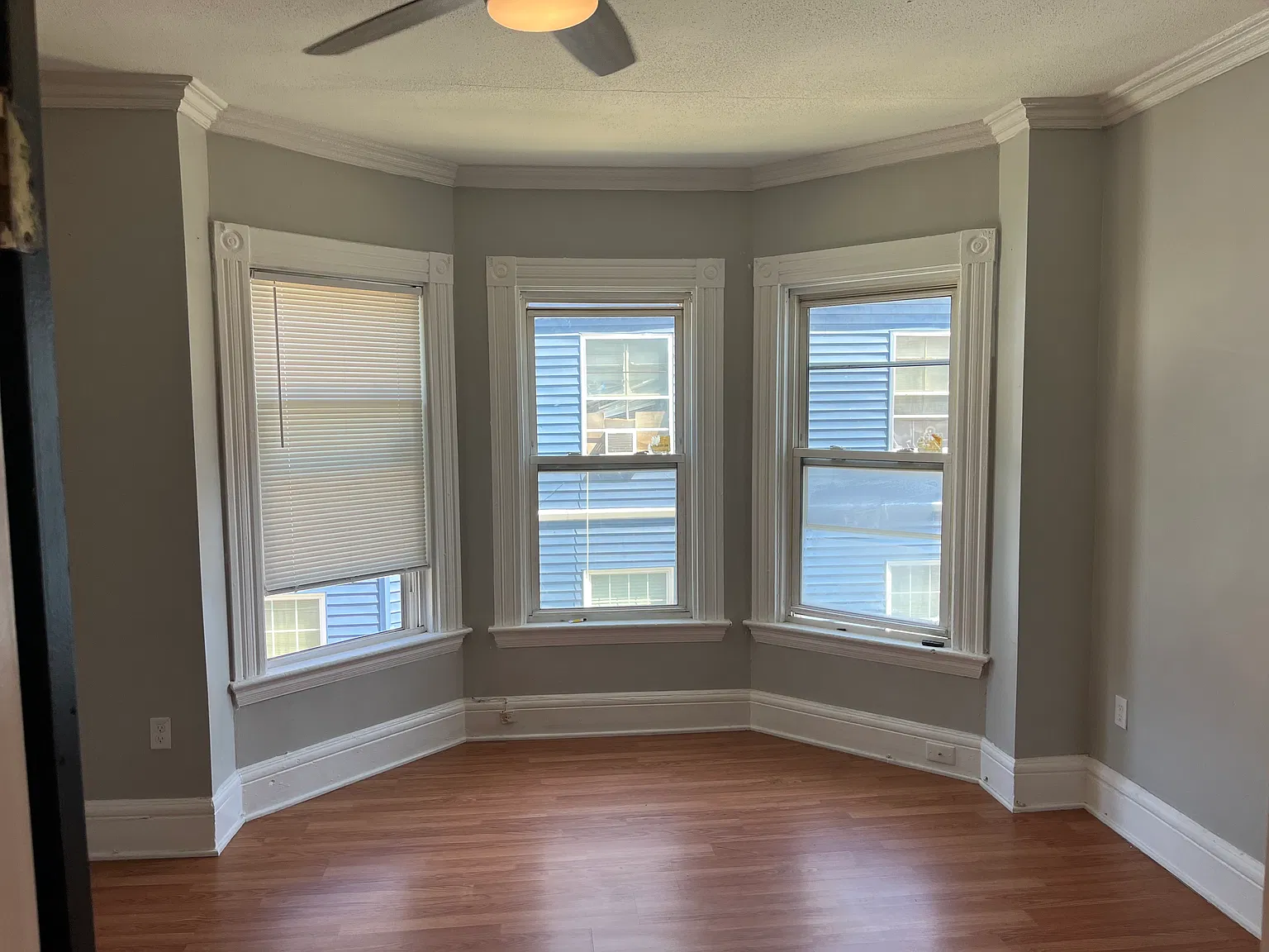 2 bed, 850 sqft, $2,300 — Photo 1