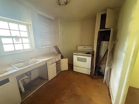 5th image of 1129 N Woodward Ave
