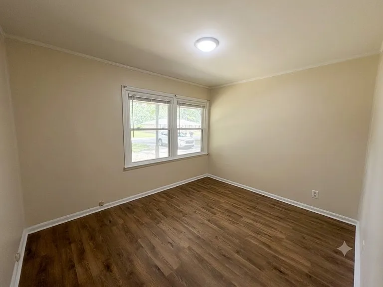 606 Eugenia St — Photo 12