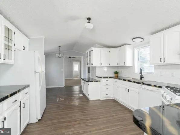 201 Holly Ct #533, Bear, DE 19701