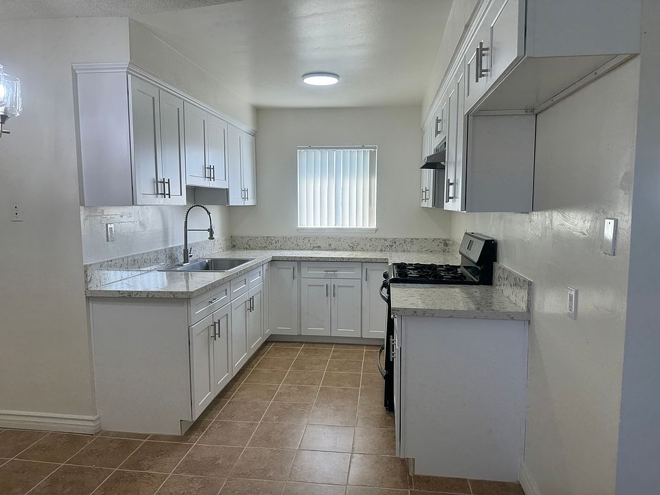 1st image of 331 N Vecino Dr #7