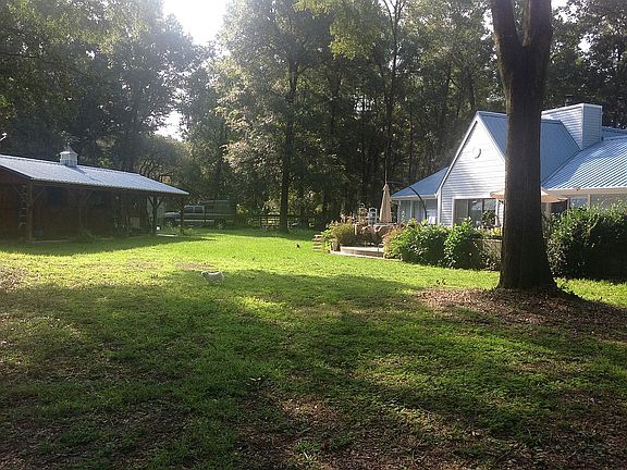 Rear view of patio & barn