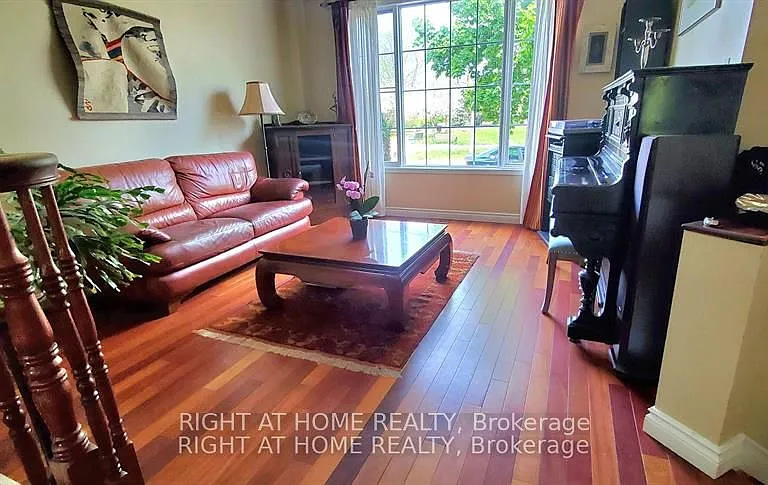 142 Windhurst Dr — Photo 7