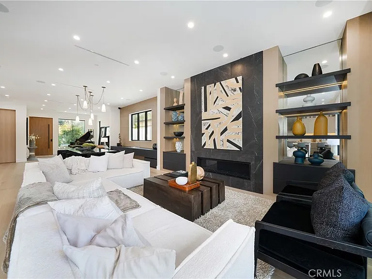 12207 Valleyheart Dr — Photo 35