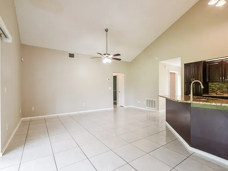 825 Virginia Woods Ln — Photo 6