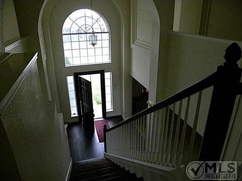 5th image of 221 Matlock Meadow Dr
