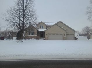 13434 Oakwood Dr, Rogers, MN 55374