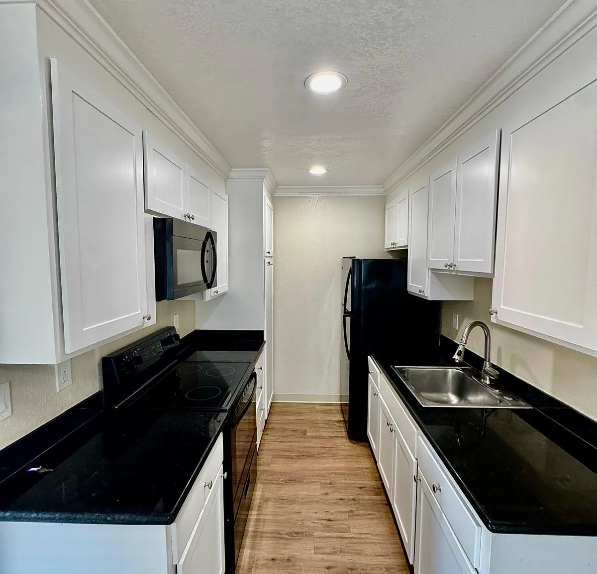 Spacious 2BR/2BA Apartment in Novato — Photo 1