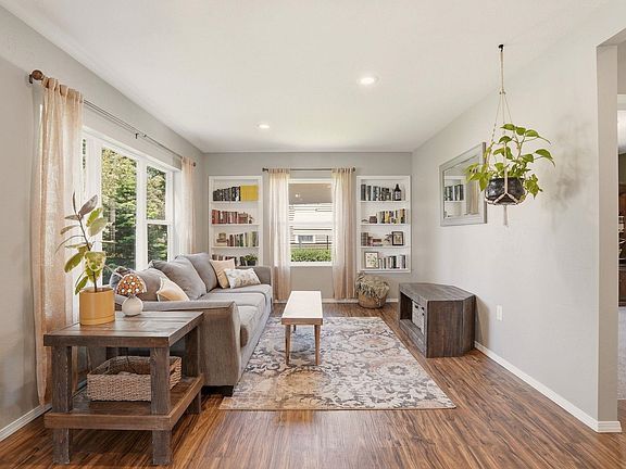 5th image of 3016 N Park Rd