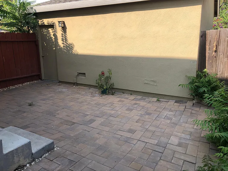 837 E San Antonio St — Photo 10