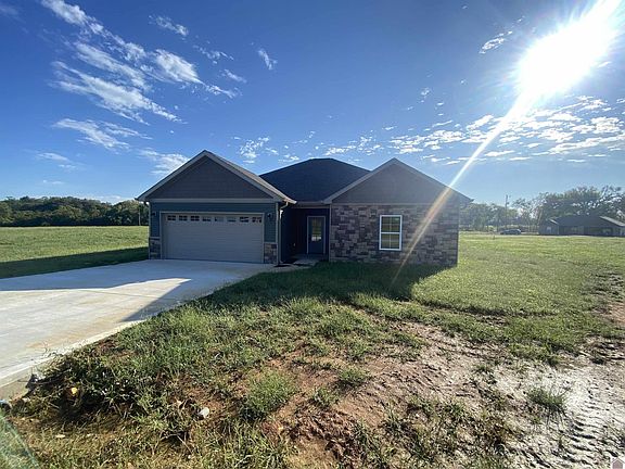 4th image of 36 Stonegate Dr