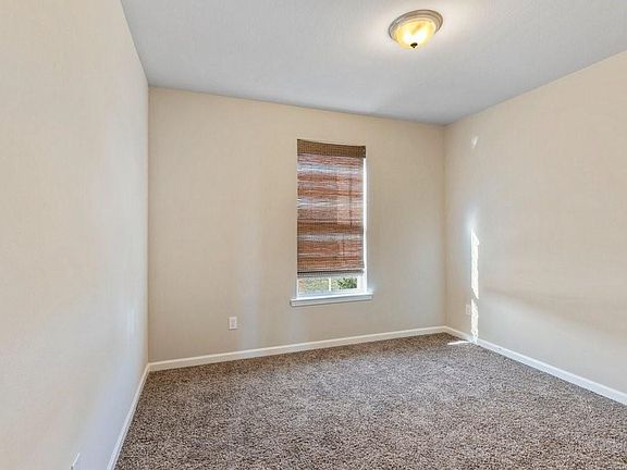 3rd image of 1638 Reserve Dr