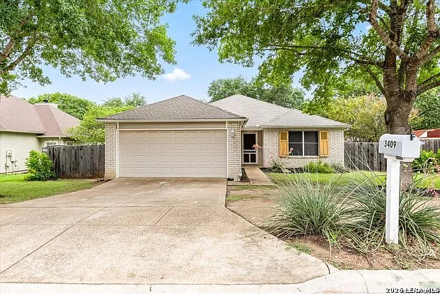 3409 Columbia Dr