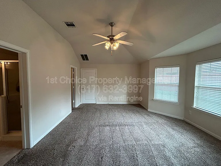 1835 Woodchase Dr — Photo 13