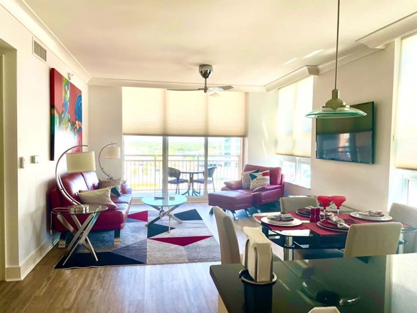 2027 Winter Rental! - 1350 Main Condo! Sarasota!/ Minutes From Beaches! — Photo 2