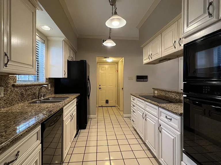 19215 Tanoan — Photo 14
