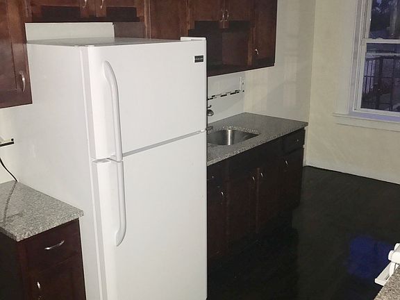 4th image of 12 Canfield St APT 3