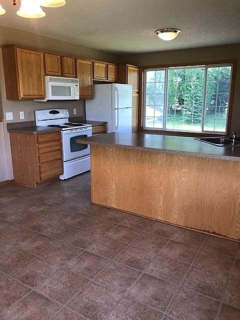 2nd image of 105 6th St