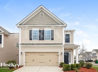 402 Knothole Ln, Charlotte, NC 28214