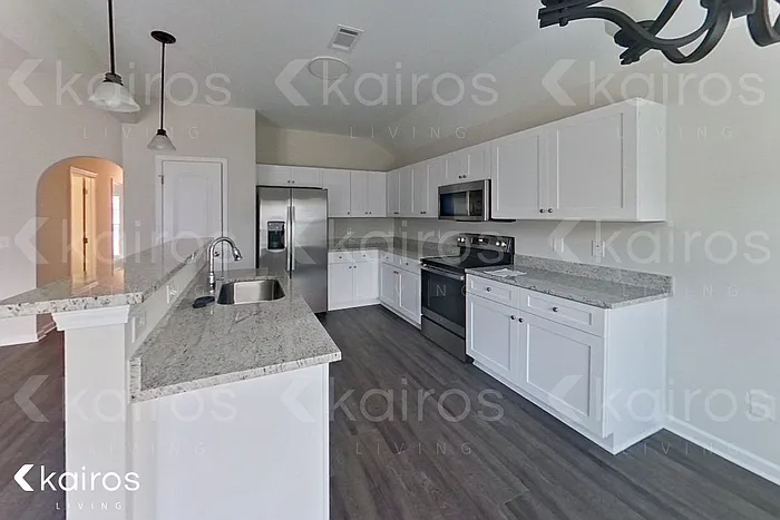 4 bed, 2.0 bath, 1700 sqft, $2,025 — Photo 4