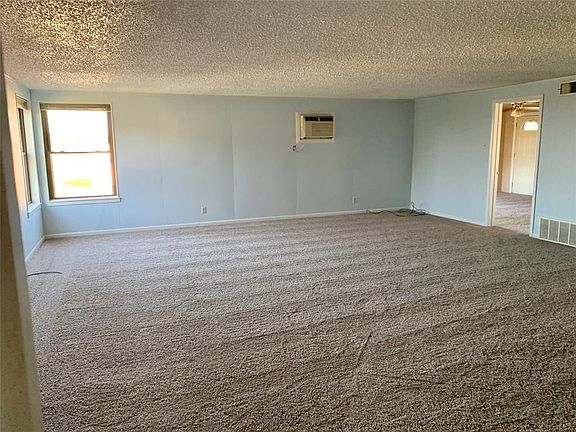 3rd image of 1231 E Highway 82